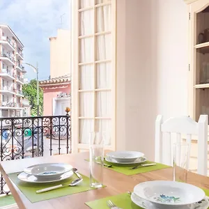 Sanders Jacaranda - Inviting Two-bedroom Downtown Apartment Malaga